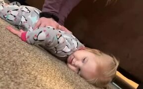 Daughter Lets Out Fart After Mother Pops Her Back - Kids - VIDEOTIME.COM