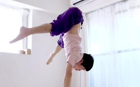 Guy Doing Handstand Shows Off Balancing Skills