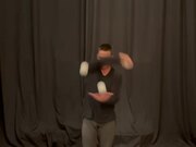 Guy Shows Off Mind Blowing Juggling Skills