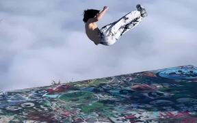 Guy Shows off Acrobatics Skills - Fun - VIDEOTIME.COM