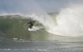 Guy Rides Waves at Dixon Park, Newcastle - Sports - VIDEOTIME.COM