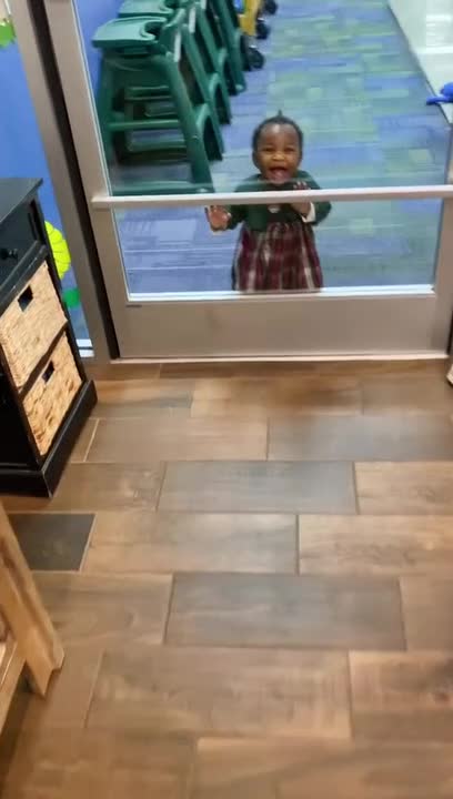 Toddler Gives Mom Warm Welcome at Daycare's Door