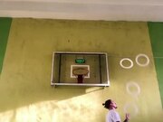 Artist Incredibly Juggles Five Hoops at Once