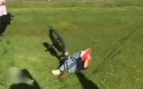Guy Faceplants While Attempting Double Backflip - Sports - Videotime.com