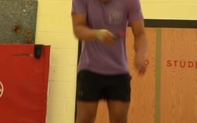 Guy Shows Off Impressive Tricks With Jump Rope