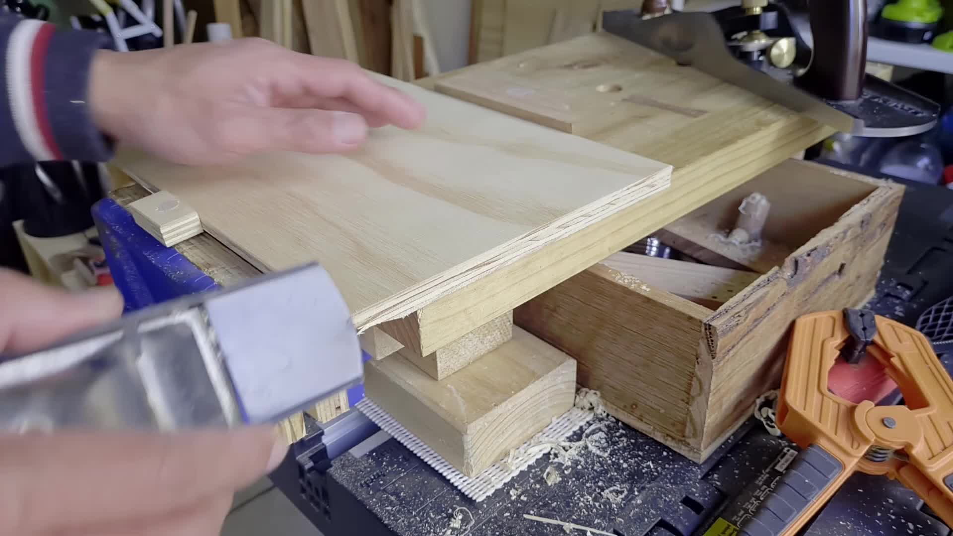 Guy Makes DIY Wooden Laptop Stand
