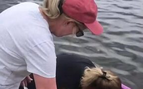 Woman Falls Into Water While Go Kayaking