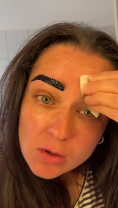 Woman's Eyebrow Dyeing Goes Humorously Wrong
