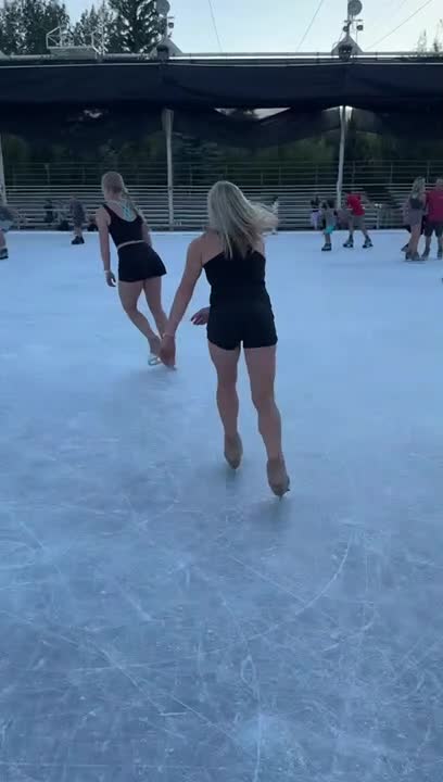 Figure Skaters Perform Synchronised Skating