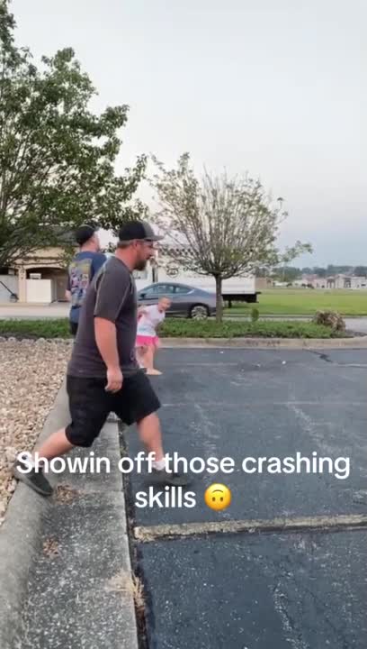 Man Loses Footing and Falls While Racing 