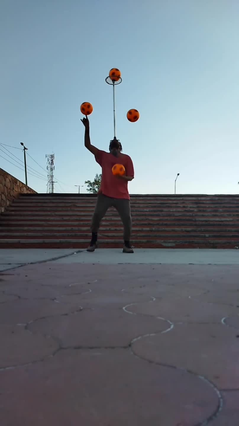 Man Shows Impressive Juggling Skills 