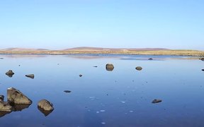Icy Loch - Outer Hebrides - Fun - VIDEOTIME.COM