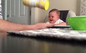 Lunchtime Baby Belly Laughs - Kids - VIDEOTIME.COM