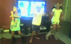 3 Beautiful Kids Singing and Dancing - Fun - VIDEOTIME.COM