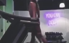 Ballerina On a Treadmill - Fun - VIDEOTIME.COM