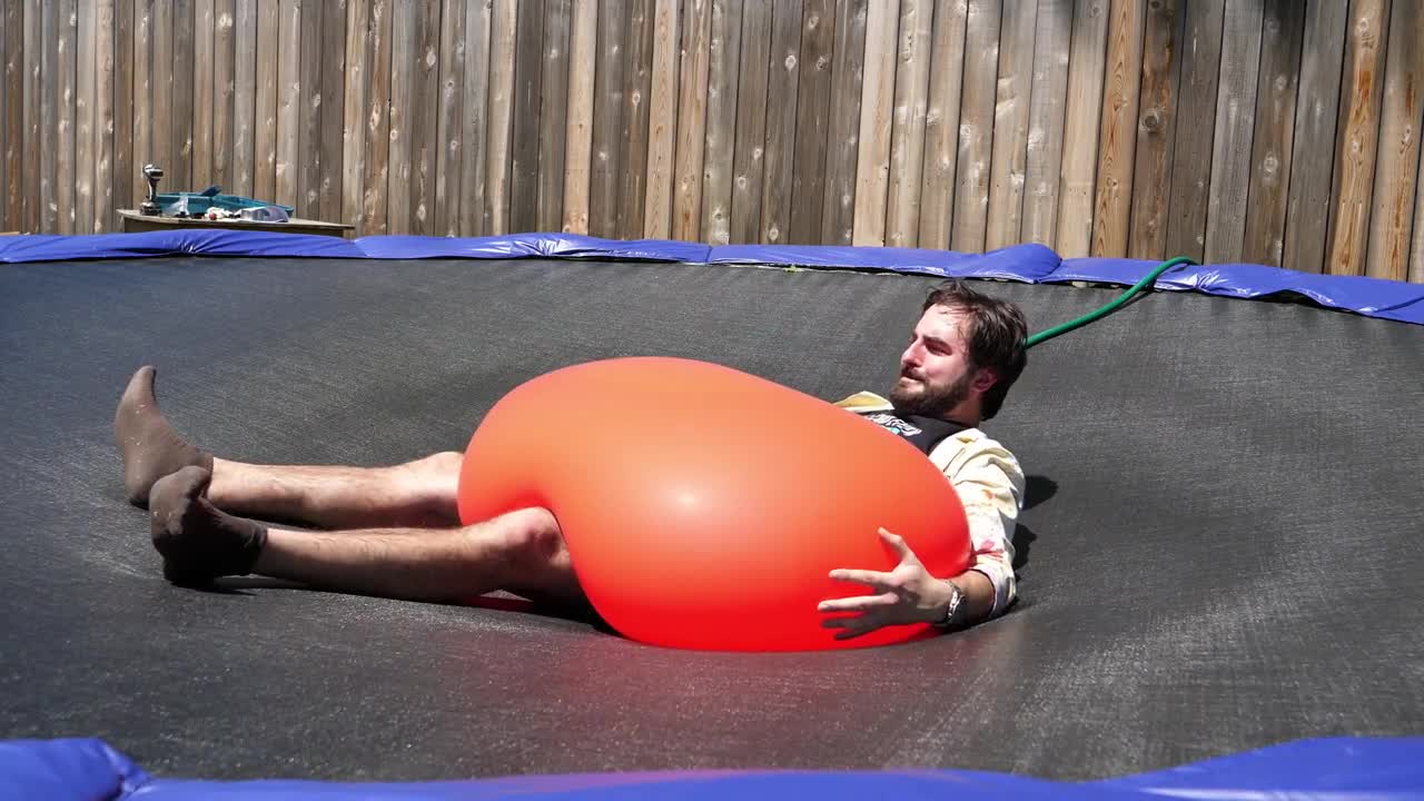 Slow Motion 6 Foot Waterballoon - Fun - Videotime.com