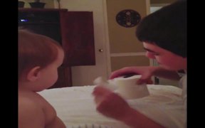 Baby Amazed By Magic Trick - Kids - VIDEOTIME.COM