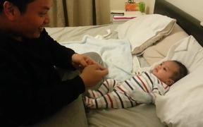 Father And Baby Dance Off - Kids - VIDEOTIME.COM
