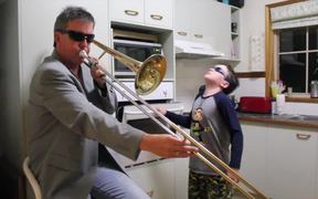 Trombone And Oven - Fun - VIDEOTIME.COM