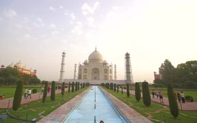 Handheld Shot of the Taj Mahal - Fun - VIDEOTIME.COM