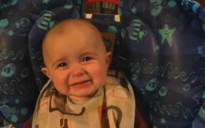 Mom Sings Baby To Tears - Kids - VIDEOTIME.COM