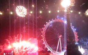 London New Year's Eve – Start of Fireworks - Fun - VIDEOTIME.COM