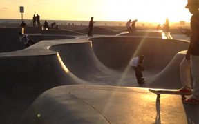 3 Year Old Kid Rides at Venice Skate Park - Kids - VIDEOTIME.COM