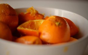 Juicing Oranges - Fun - VIDEOTIME.COM