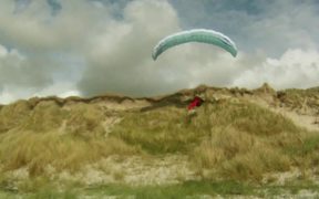 LIKE A BIRD ON THE BEACH, Donegal - Sports - VIDEOTIME.COM