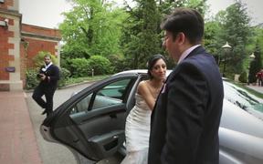 Indian Bride Makes Beautiful Entrance - Tech - VIDEOTIME.COM