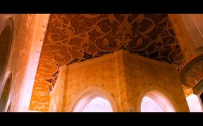 Abu Dhabi. Sheikh Zayed Grand Mosque - Fun - VIDEOTIME.COM