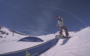 Superpark Dachstein - Snowboard Girls sessioning - Sports - VIDEOTIME.COM