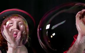 Jugglin’ Bubblers - Fun - VIDEOTIME.COM