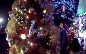 Jamaica Estates Christmas House Lights - Fun - VIDEOTIME.COM