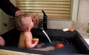 Ruby Takes A Bath - Kids - VIDEOTIME.COM