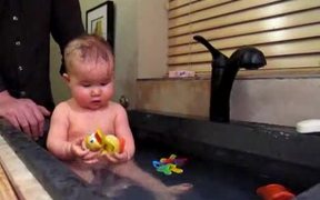 Ruby Takes A Bath - Kids - VIDEOTIME.COM