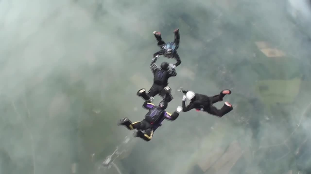 4 Way Skydiving Scrambles Footage