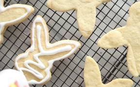 How to Decorate Bunny Cookies - Fun - VIDEOTIME.COM