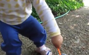 Ruby Blows Bubbles - Kids - VIDEOTIME.COM