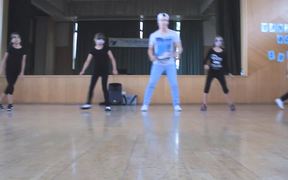 XXL Breakdance Workshop - Commercials - VIDEOTIME.COM