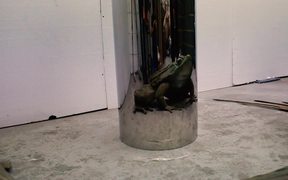 Extinction: a Bronze Sculpture by Jonty Hurwitz - Fun - VIDEOTIME.COM