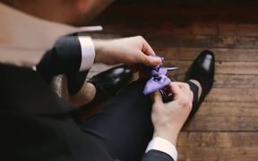How to Tie a Bow Tie - Fun - VIDEOTIME.COM