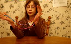 How To String - Kids - VIDEOTIME.COM