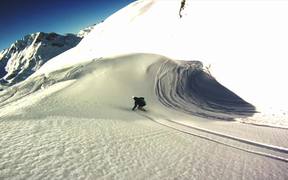Snowboarding Off-Piste Slow Motion - Sports - VIDEOTIME.COM