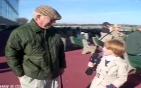 Beat Kids at the Horse Races - Kids - VIDEOTIME.COM