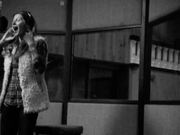 Gisele Bundchen Pulls Off a Song for H&M - Commercials - Y8.COM