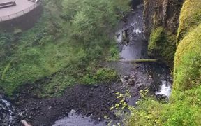 Water Fall Looking down - Fun - VIDEOTIME.COM