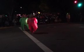 Holiday Parade - Fun - VIDEOTIME.COM