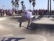 Skater at Venice Beach Skatepark - Fun - Y8.COM