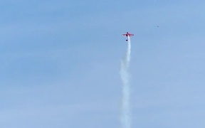 Slow Motion Stunt Plane - Fun - VIDEOTIME.COM